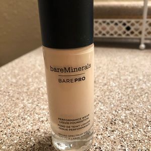 bareMinerals Bare Pro Foundation in Fair 01